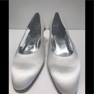 Alida low heel satin open side also dyable